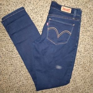Levi 524 Skinny NWOT